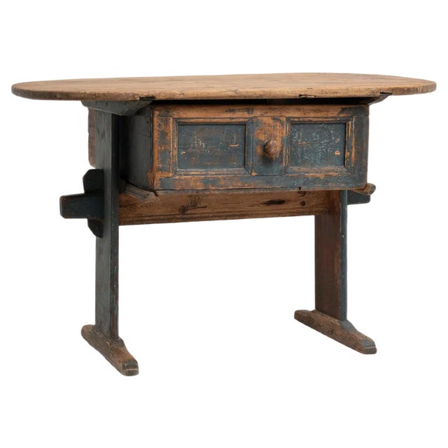 18th Century Swedish Country Folk Art Pine Table For Sale