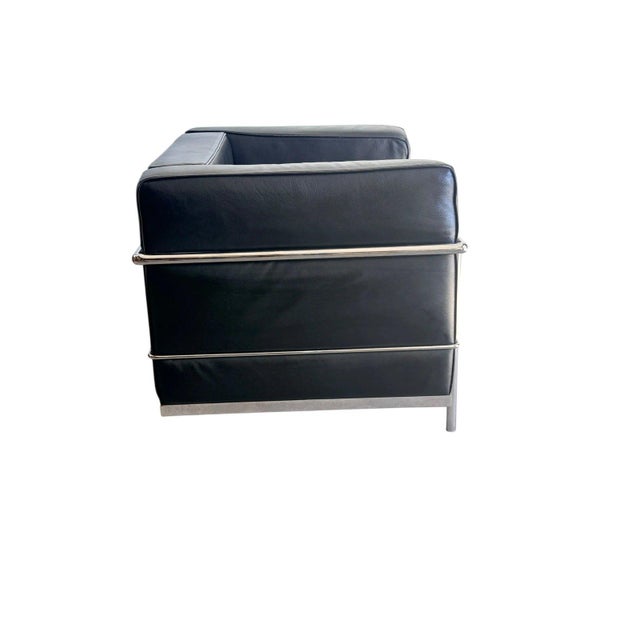 Le Corbusier Mid Century Modern Le Corbusier Lc2 Black Leather Lounge Chair For Sale - Image 4 of 11
