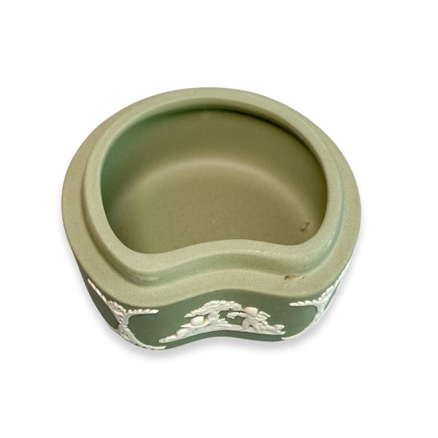Gemstone Vintage Green Wedgwood Jasperware Classical Trinket Box With White Reliefs For Sale - Image 7 of 8