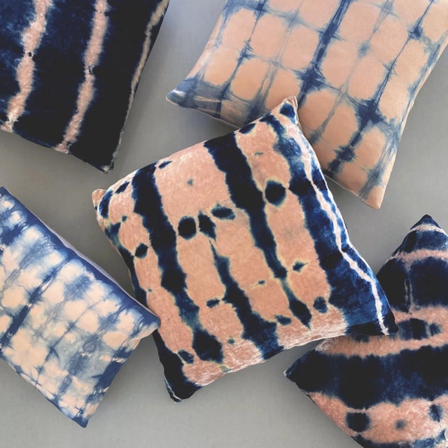 Abstract Rousseau Hand Dyed Silk Pillow, Rose Pink & Indigo Ripple Abstract Pattern For Sale - Image 3 of 5