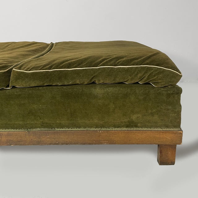 1930s Art Deco Italian Daybed in Green Velvet, 1930s For Sale - Image 5 of 13