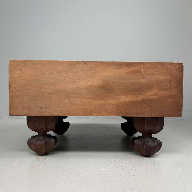 This antique Keyaki wooden Go game board dates back to the Taishō period and features a beautiful aged patina. Dimensions:...