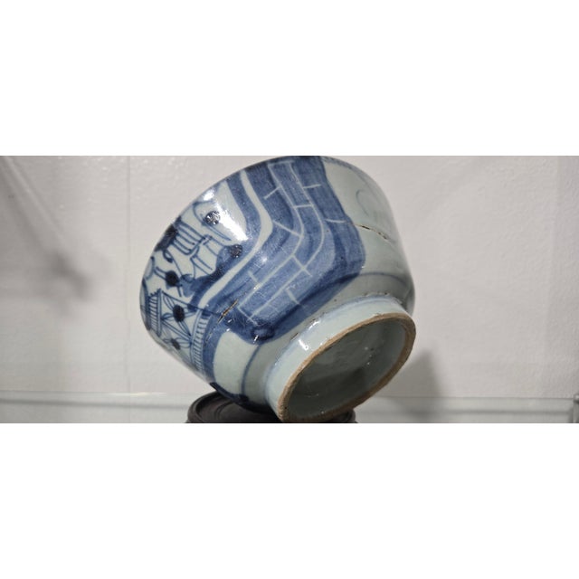 Sky Blue Rare 17th Century Ming Dynasty Wanli Period Swatow Blue and White Bowl 16.5cm For Sale - Image 8 of 11