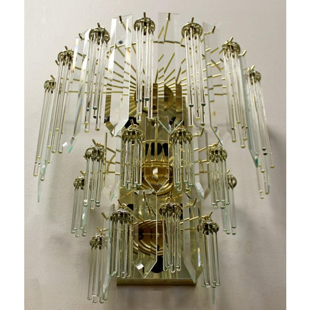 1970s 1970s Mid Century Modern Italian Murano Brass and Glass Wall Sconce For Sale - Image 5 of 5