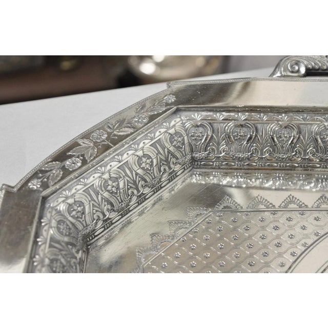Antique Rogers Smith & Co Art Nouveau Large Silver Plated Crane Bird Etched Tray For Sale - Image 11 of 18