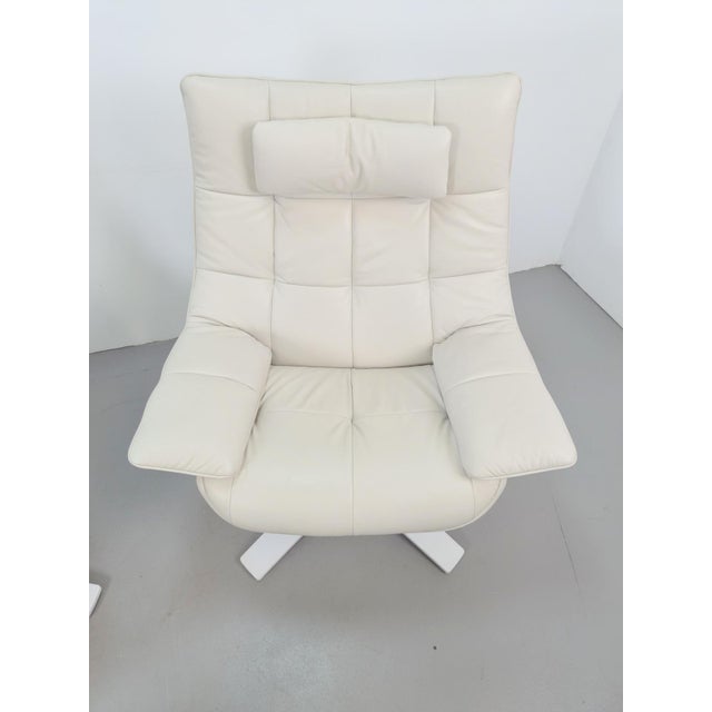 Leather King and Queen Recliner Lounge Chairs and Ottoman from Natuzzi, 2010s, Set of 3 For Sale - Image 16 of 18