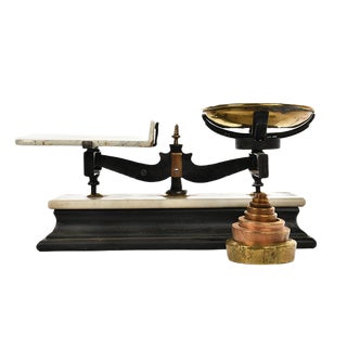 Small English Scale, 1920s For Sale