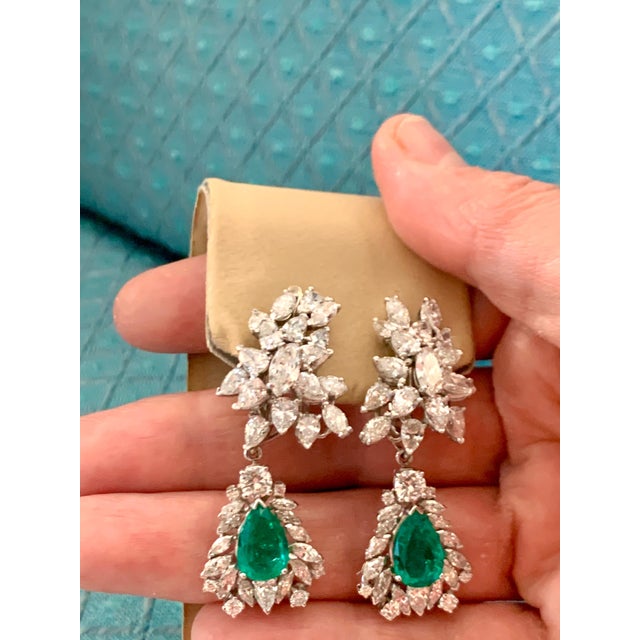 Metal 1960 Agl Certified Colombian Minor Traditional Emerald Diamond Drop Earrings Pt For Sale - Image 7 of 8