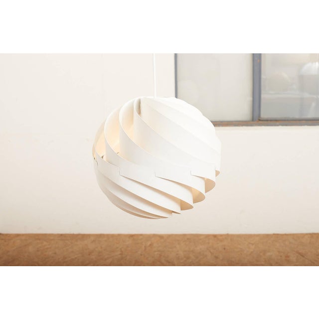 Turbo Hanging Lamp with Curved Slats in White Lacquered Aluminum by Louis Weisdorf for Lyfa, 1965, in Good conditions....