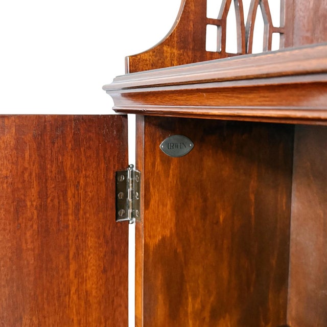 Early 20th Century American Chippendale Mahogany Petite Etagere Cabinets by Robert W. Irwin Co. - A Pair For Sale - Image 14 of 16