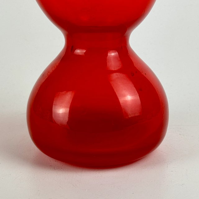 1970s Hand Blown Double Gourd Art Glass Vase in Fiery Orange-Red For Sale In New York - Image 6 of 8