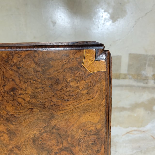 Antique English Burled Walnut Cloverleaf Drop-Leaf Table on Casters For Sale In Raleigh - Image 6 of 10