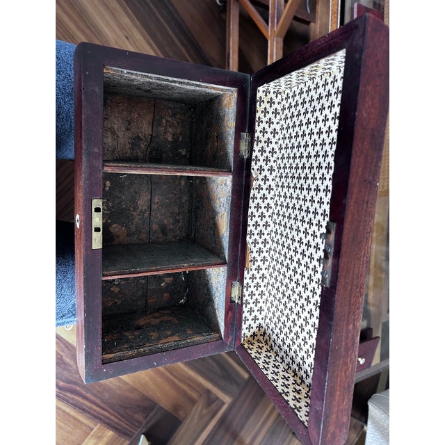 English 19th Century Mahogany Tea Caddy With Divided Interior For Sale - Image 3 of 14