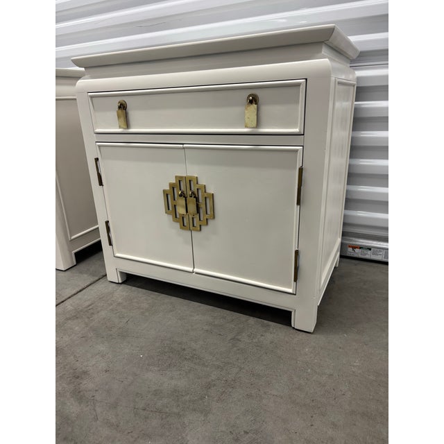 Chinoiserie 1980s Vintage Chin Hua Nightstands by Century Furniture- A Pair For Sale - Image 3 of 12