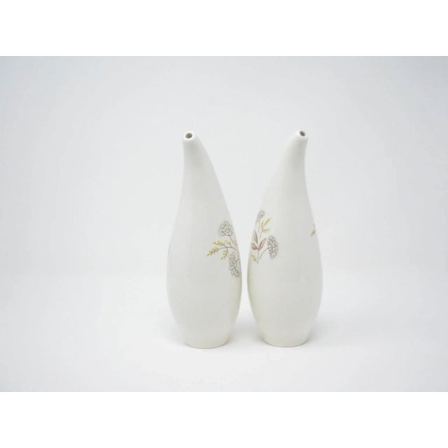 Vintage 1950s Alf Robson for Universal Pottery Park Avenue Oil & Vinegar Cruets - Set of 2 For Sale In Chicago - Image 6 of 13