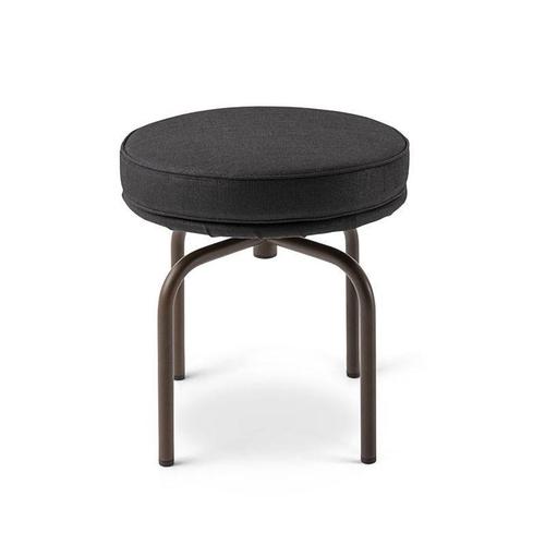 LC8 Outdoor Stool in Steel & Leather by Charlotte Perriand for Cassina For Sale - Image 3 of 8