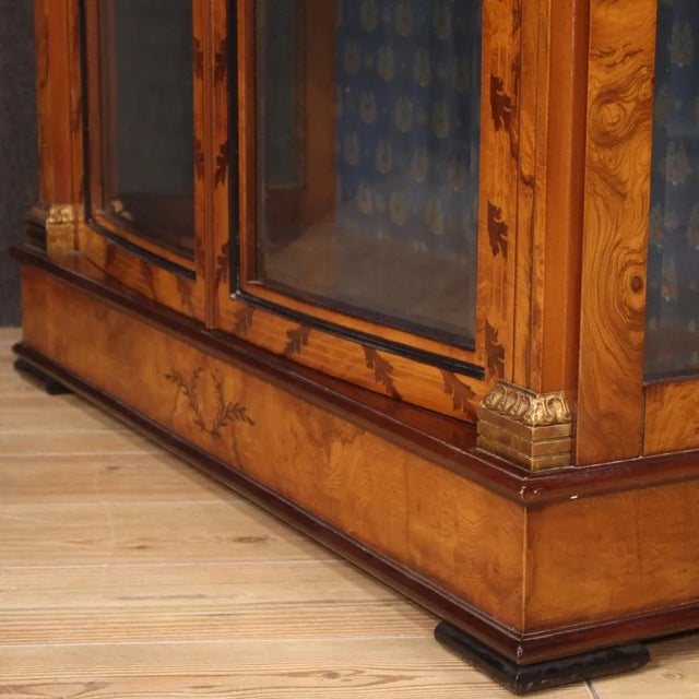 Vintage Neoclassical Showcase, 1980s For Sale - Image 3 of 13