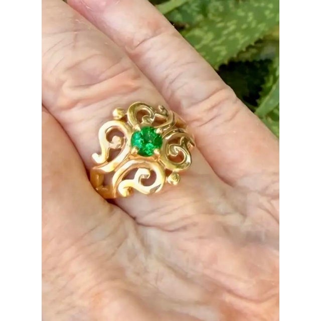 Gold 14k Yellow Gold and Emerald Ring For Sale - Image 8 of 9