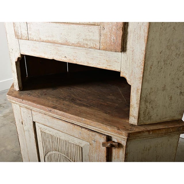 Early 19th Century Swedish Gustavian Period Painted Corner Cabinet For Sale - Image 9 of 14