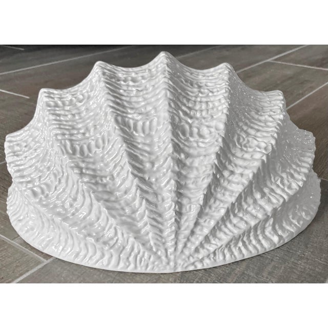 Circa 1980 Palm Beach Chic Terraglia Bianca (Creamware) Shell-Shaped Wall Pocket in the Manner of Mario Bellini For Sale - Image 14 of 18