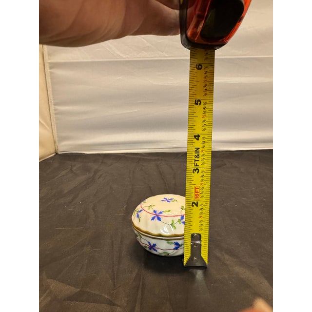 White Herend Blue Garland PBG Ring Box Trinket Jewelry Case 6037 Hand Painted Hungary For Sale - Image 8 of 10