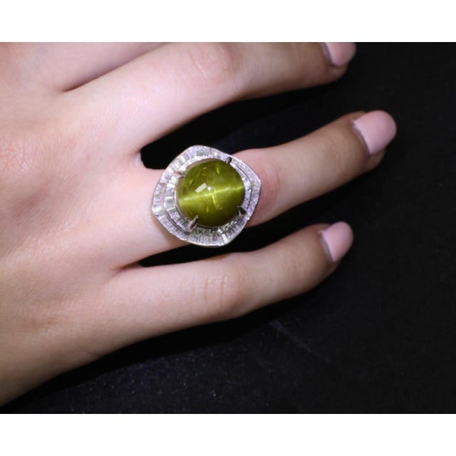 Late 20th Century Massive 28.70ct Chrysoberyl Cat's Eye & 1.94ct Diamond Platinum Ring Size 6.25 For Sale - Image 15 of 17