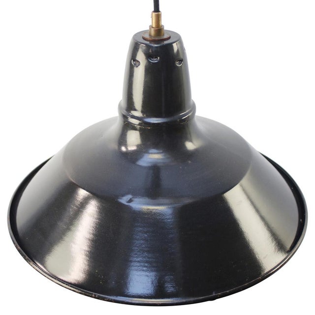 French black / blue Industrial pendant lamp. Used in warehouses and factories in France and Belgium. E26 / E27 Up to 250V...