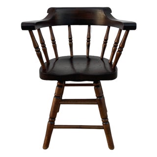 Vintage Windsor Inspired Pub Style Captain’s Chair For Sale