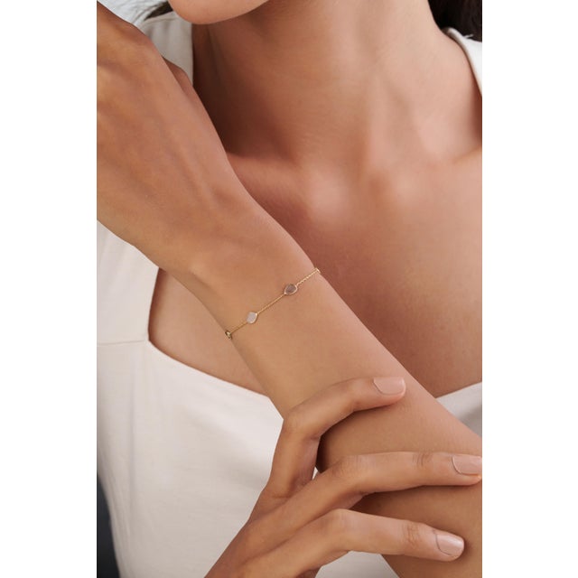 Transparent Minimalist 14k Yellow Gold Bezel Set Uncut Diamond Station Chain Bracelet For Sale - Image 8 of 18