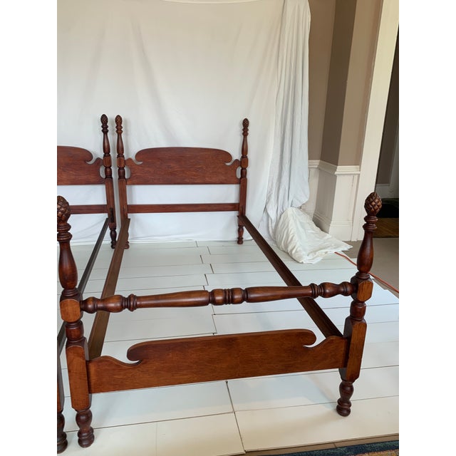 Pair of Vintage Pineapple Post 1950's Colonial Twin Size Bed Frames For Sale - Image 14 of 18