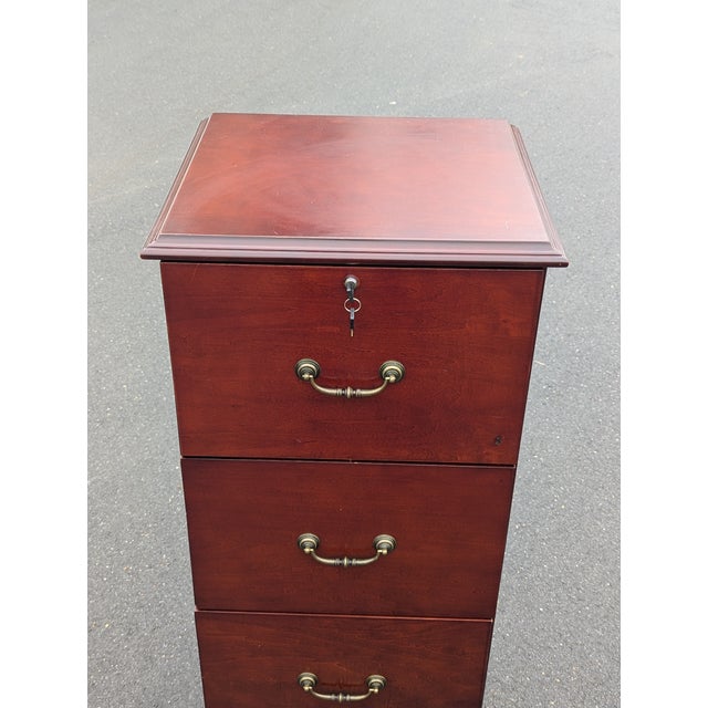 Vintage 4 Drawer Vertical Locking Filing Cabinet W/ Key For Sale In Washington DC - Image 6 of 8