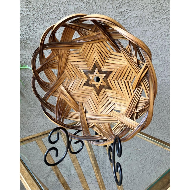 Mid 20th-Century Polish Tatza-Influenced Plaited Weave Rattan Center Star Shallow “Bowl Basket” For Sale - Image 9 of 18