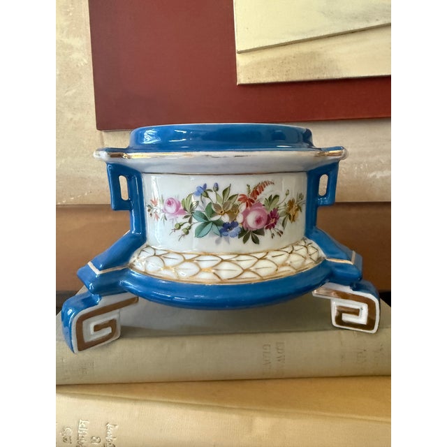 Elevate your collection with this striking antique French Sèvres-style cachepot dating to the late 19th century (circa...