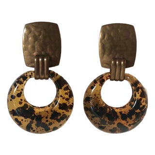 1980s Faux Tortoise Lucite and Gold Door Knocker Earrings, A Pair For Sale