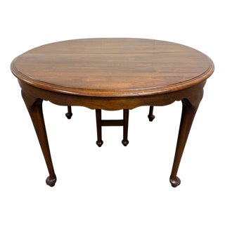 Vintage Queen Anne / Early American Style Oval Dining Table For Sale