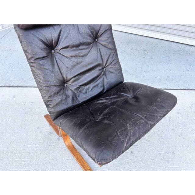 Black 1960s Danish Modern "Siesta" Lounge Chair and Ottoman Set For Sale - Image 8 of 12