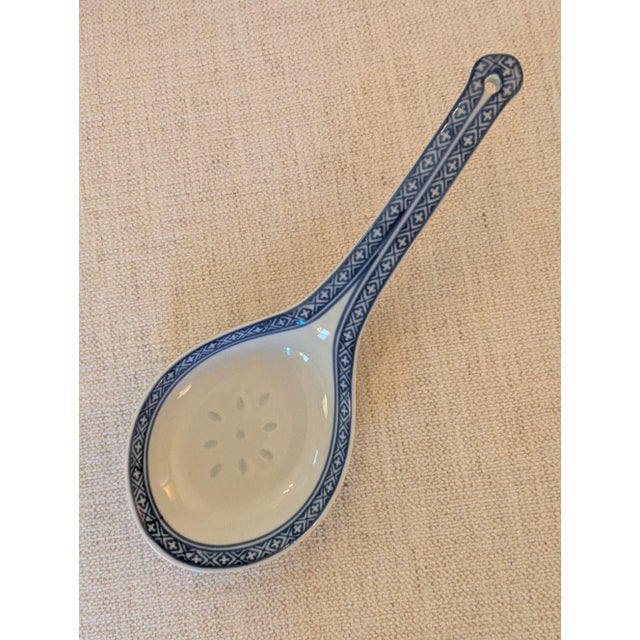 Late 20th Century Blue and White Rice Eye Floral Bowl and Spoon For Sale - Image 11 of 11