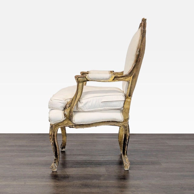 Traditional Elegant Vintage Armchair With White Upholstery and Gold Trim For Sale - Image 3 of 9