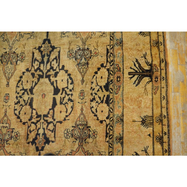 Late 19th Century Central Persian Isfahan Carpet ( 9' x 17'6" - 275 x 533 )