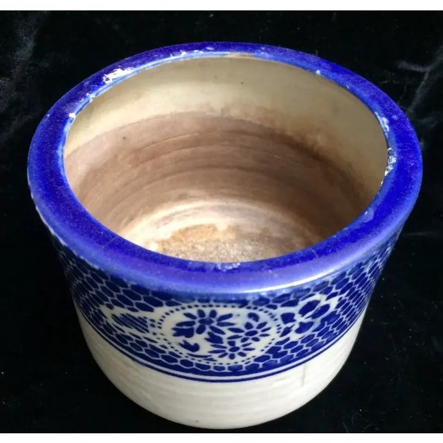 Chinese Antique 1700’s Blue and White Chinese Brush Pot For Sale - Image 3 of 7