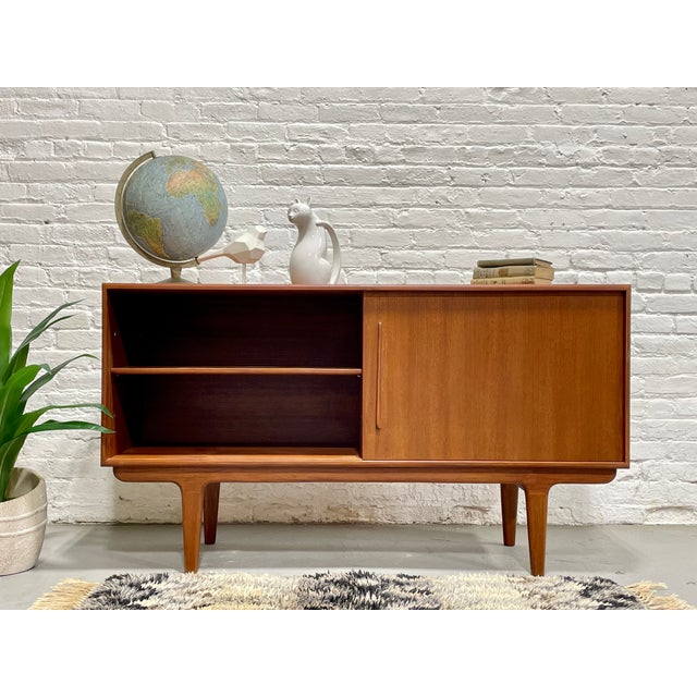 Apartment Sized Mid Century Modern Styled Sculptural Credenza / Media Stand / Sideboard For Sale - Image 4 of 11