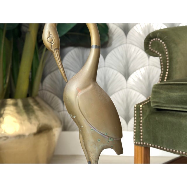 1980s Vintage Mid-Century Modern Hollywood Regency Bronze Brass and Marble Crane Bird Figure Statue Sculpture For Sale - Image 5 of 10