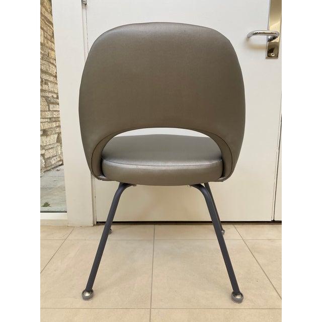 Knoll Vintage Eero Saarinen Dining Chairs (Unmarked) - Set of 10 For Sale - Image 4 of 7