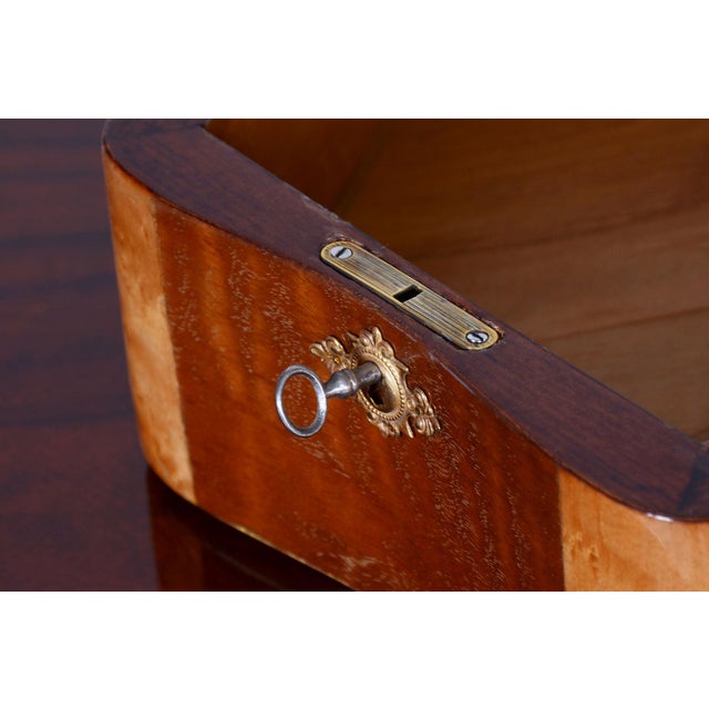 1920s Art Deco Jewelry Box in Walnut and Maple, Czech, 1920s For Sale - Image 5 of 13