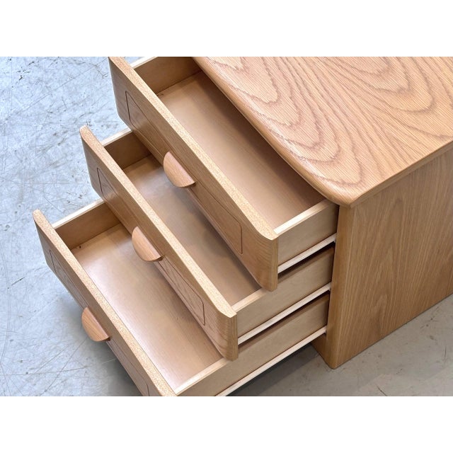 Vintage Bedside Table in Light Wood For Sale - Image 4 of 16