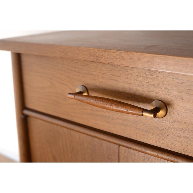 Henredon 1950s Mid Century Modern Henredon Nightstand For Sale - Image 4 of 9