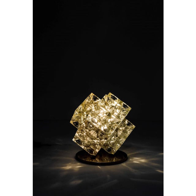 Albano Poli, table lamp mod. Eclisse Prod. Poliarte, Italia, 1968 Sculptural lamp; 24 cubes pieced together and balanced...