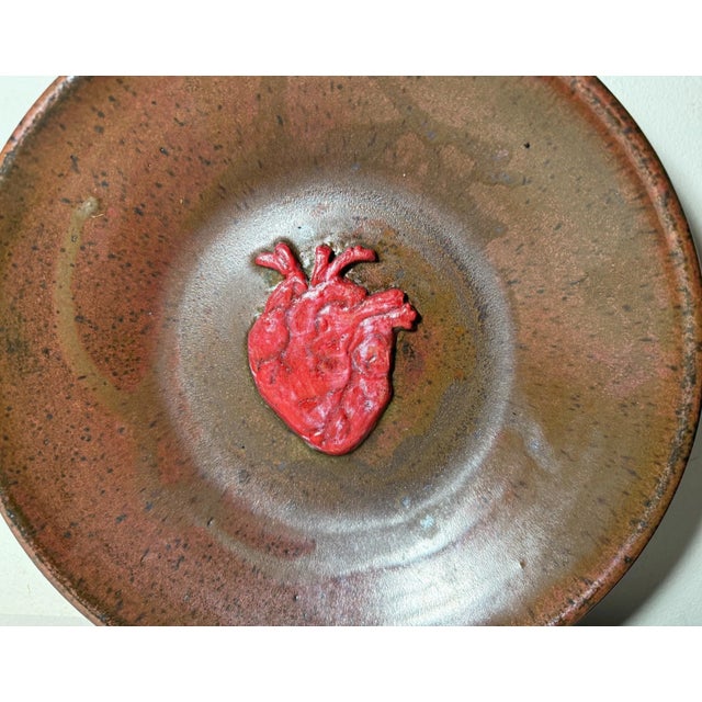 1990s Exquisite Vintage Handmade Cindy Dimensional Heart Brown Glazed Pottery Bowl For Sale - Image 5 of 12