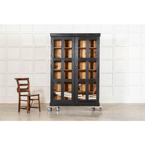 19th Century English Ebonised Oak Hall Cupboard, 1890 For Sale - Image 4 of 13