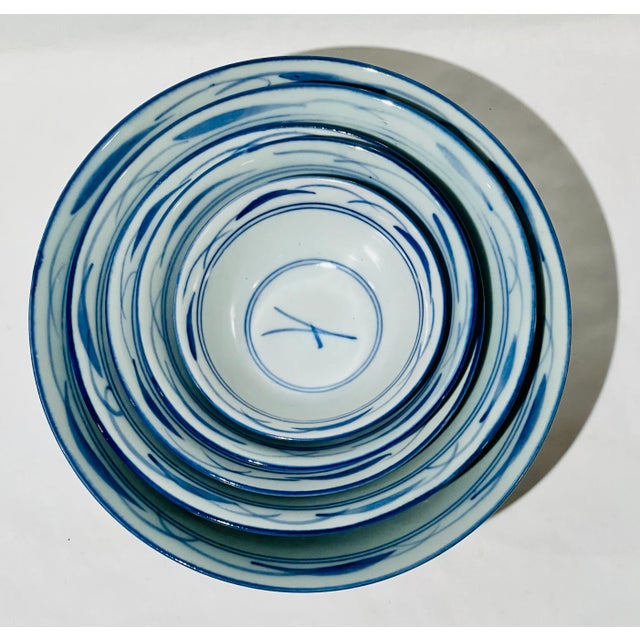 Set of Five Vintage Blue and White Nesting Asian Serving Bowls For Sale - Image 4 of 10